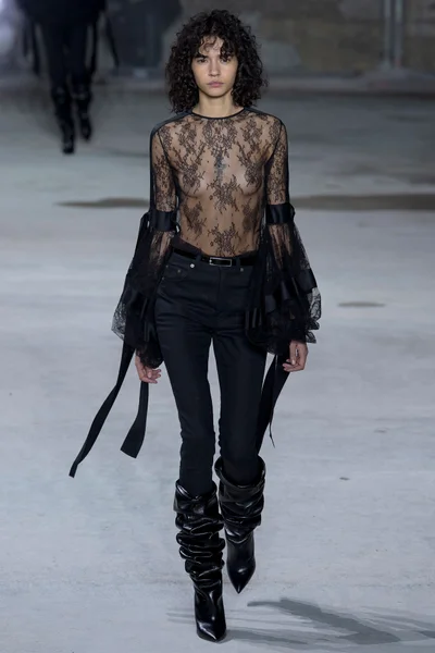 Look 46